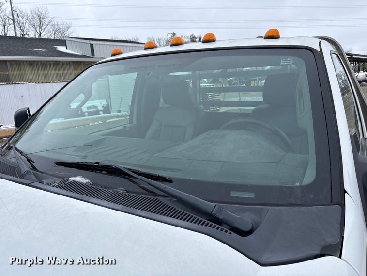 image for item FK1023 2015 Ford F350 Super Duty flatbed pickup truck