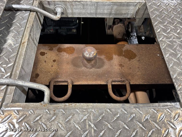 image for item FK1023 2015 Ford F350 Super Duty flatbed pickup truck