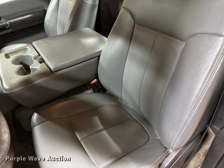 image for item FK1023 2015 Ford F350 Super Duty flatbed pickup truck