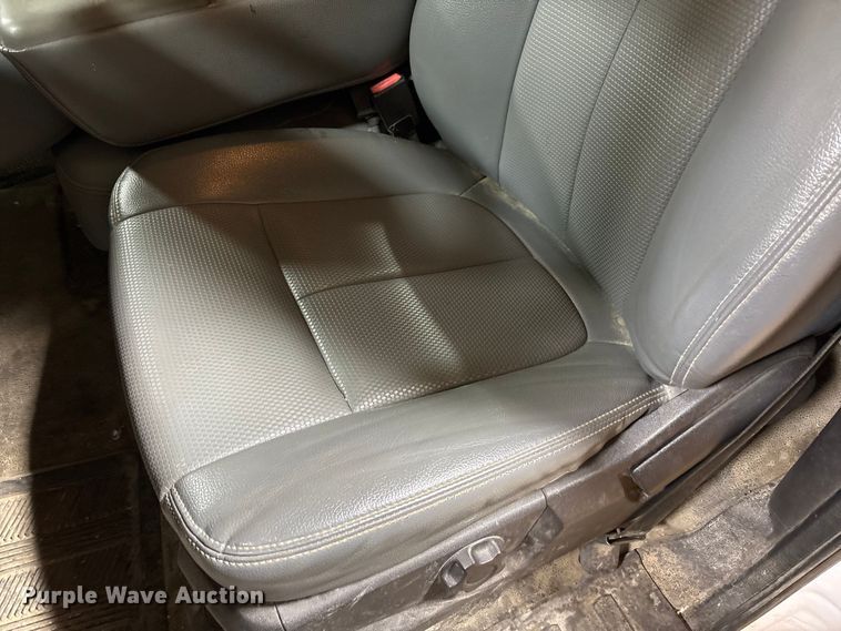 image for item FK1023 2015 Ford F350 Super Duty flatbed pickup truck