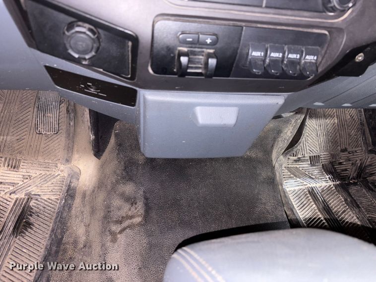 image for item FK1023 2015 Ford F350 Super Duty flatbed pickup truck