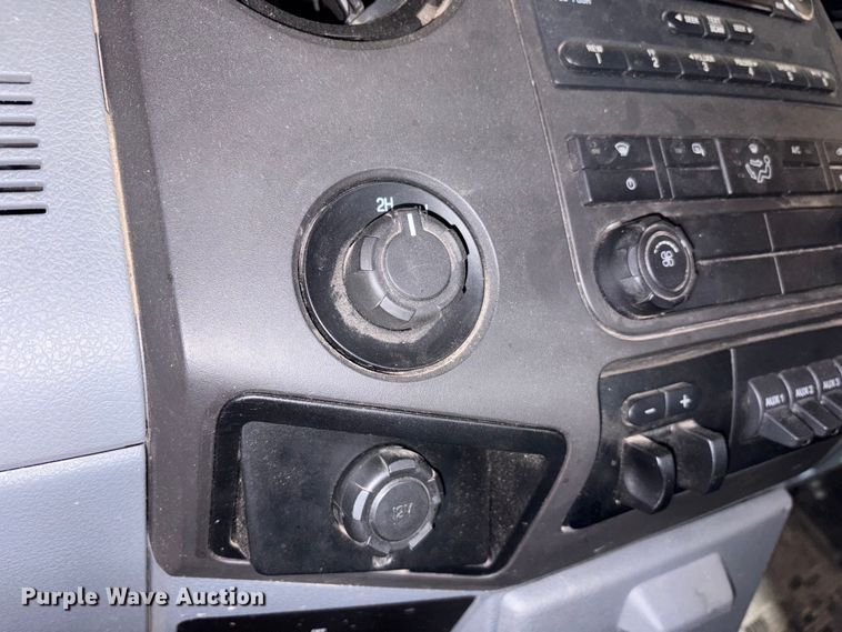 image for item FK1023 2015 Ford F350 Super Duty flatbed pickup truck