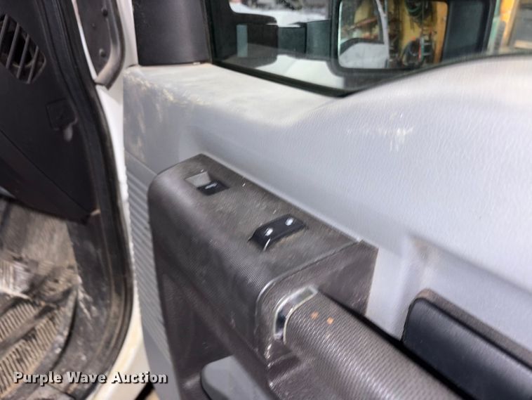 image for item FK1023 2015 Ford F350 Super Duty flatbed pickup truck