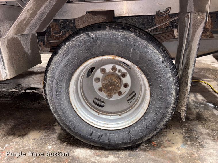 image for item FK1023 2015 Ford F350 Super Duty flatbed pickup truck