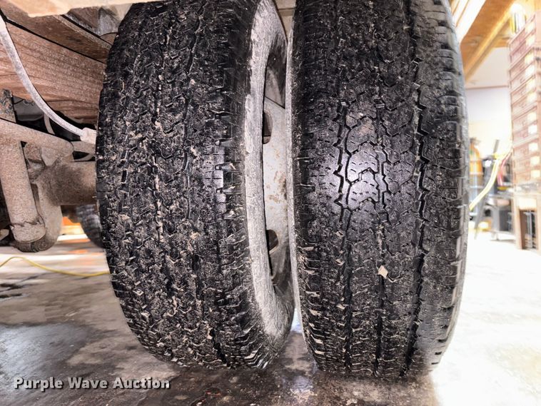 image for item FK1023 2015 Ford F350 Super Duty flatbed pickup truck