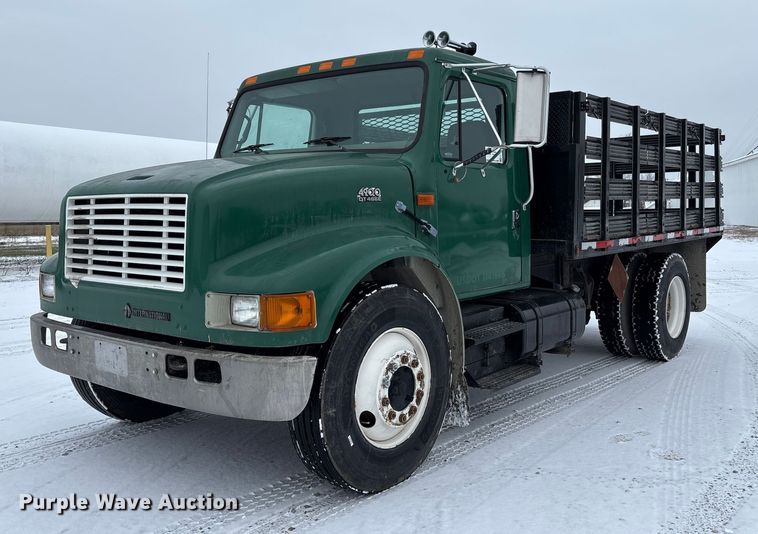 1999 International 4900 Flatbed Truck VIN: 1HTSDAAL0XH232494 Lot: 999331312