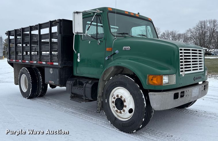 image for item FK1041 1999 International 4900 flatbed truck
