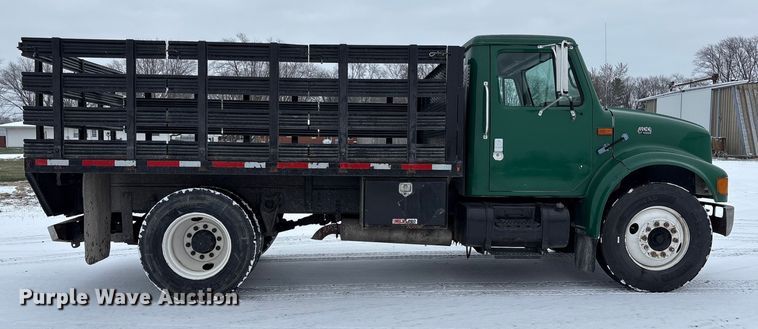 image for item FK1041 1999 International 4900 flatbed truck