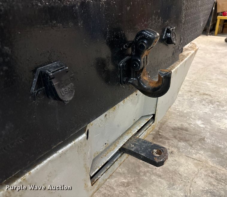 image for item FK1041 1999 International 4900 flatbed truck