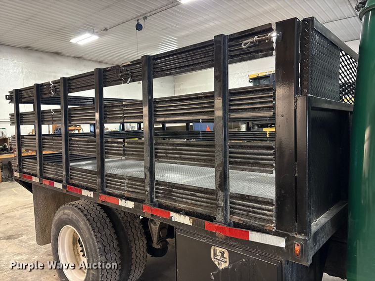 image for item FK1041 1999 International 4900 flatbed truck