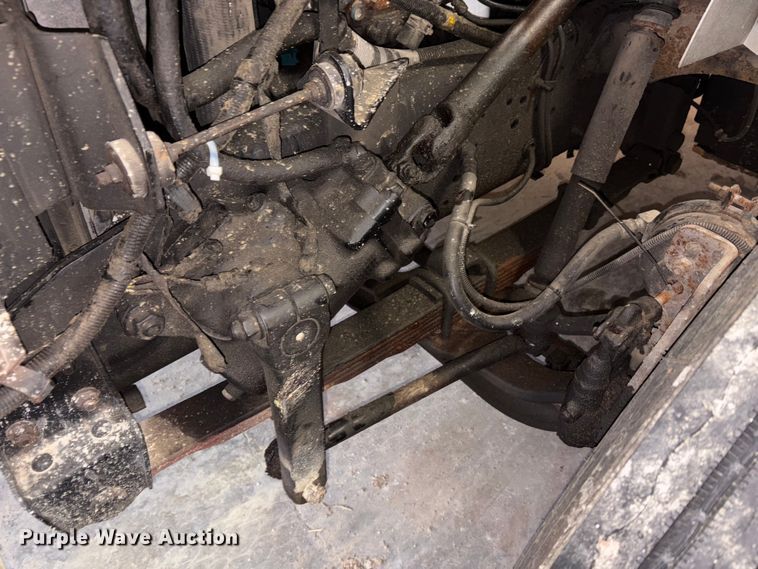 image for item FK1041 1999 International 4900 flatbed truck