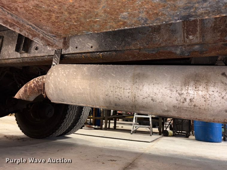 image for item FK1041 1999 International 4900 flatbed truck