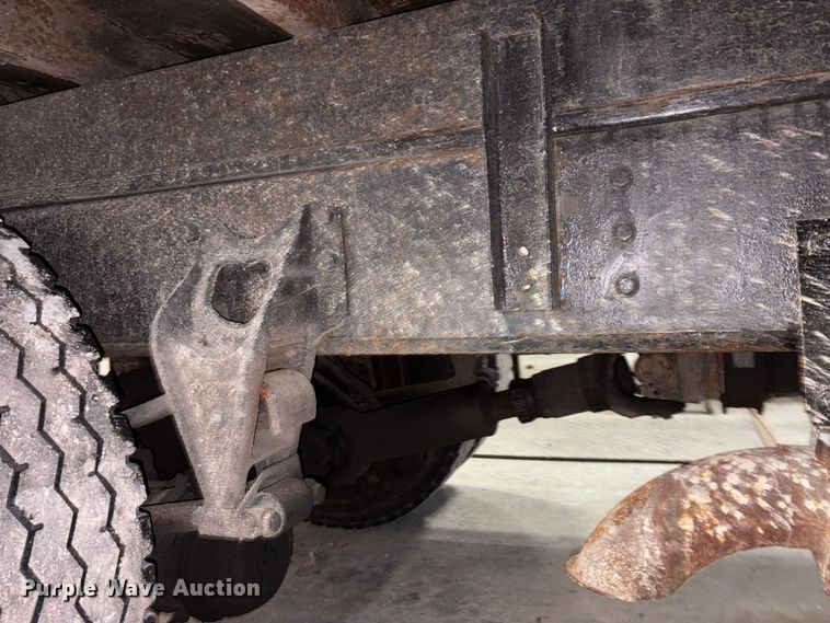 image for item FK1041 1999 International 4900 flatbed truck