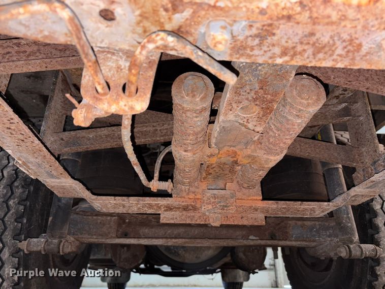 image for item FK1041 1999 International 4900 flatbed truck