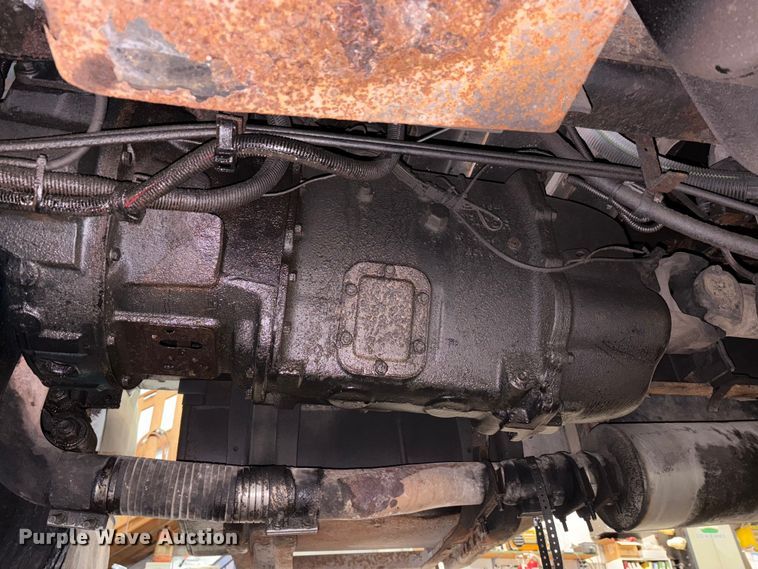 image for item FK1041 1999 International 4900 flatbed truck