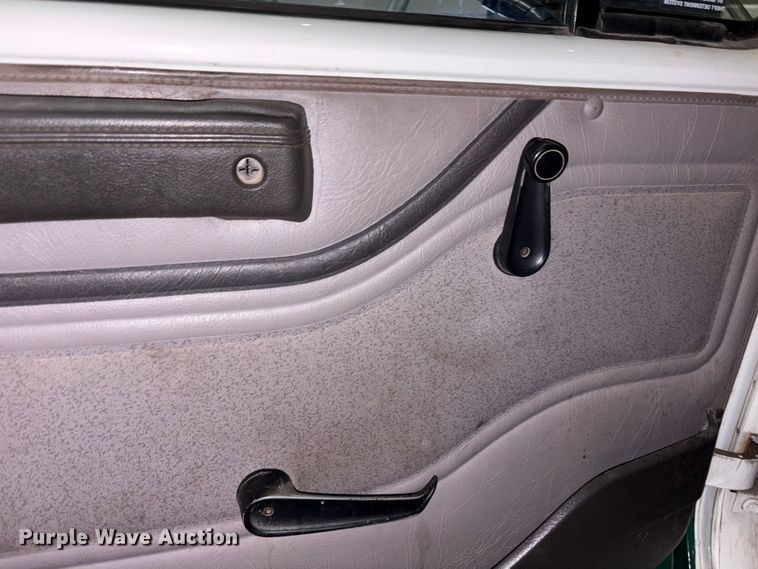 image for item FK1041 1999 International 4900 flatbed truck