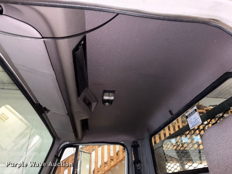 image for item FK1041 1999 International 4900 flatbed truck