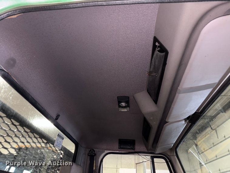 image for item FK1041 1999 International 4900 flatbed truck