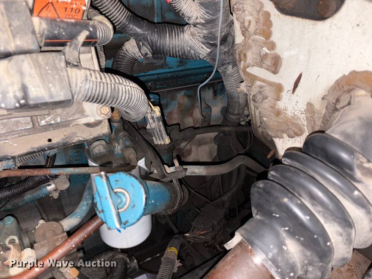 image for item FK1041 1999 International 4900 flatbed truck