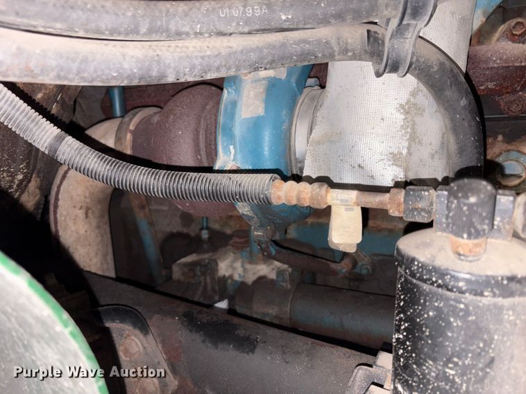 image for item FK1041 1999 International 4900 flatbed truck