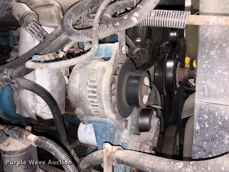 image for item FK1041 1999 International 4900 flatbed truck