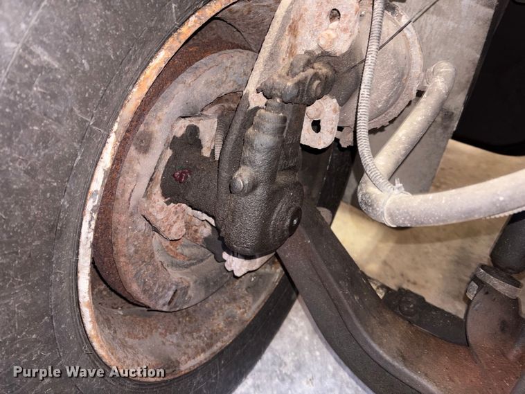 image for item FK1041 1999 International 4900 flatbed truck