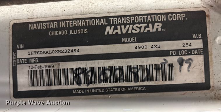 image for item FK1041 1999 International 4900 flatbed truck