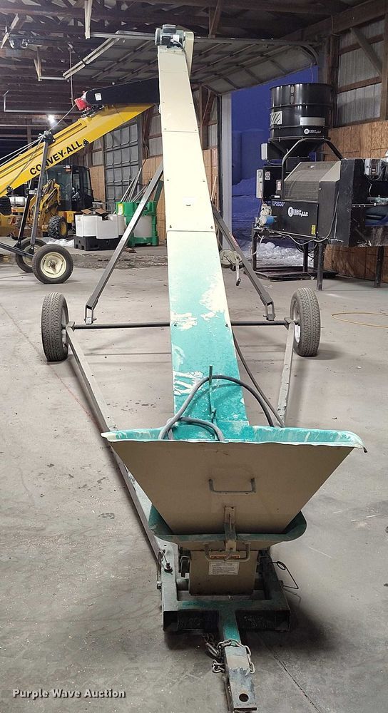 image for item IH9389 Quality Plus 524HT auger