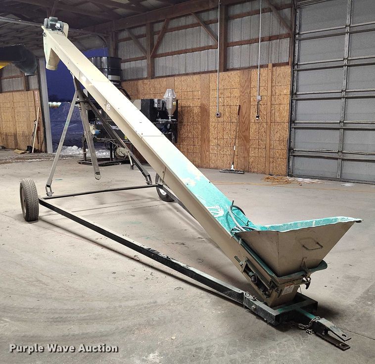 image for item IH9389 Quality Plus 524HT auger