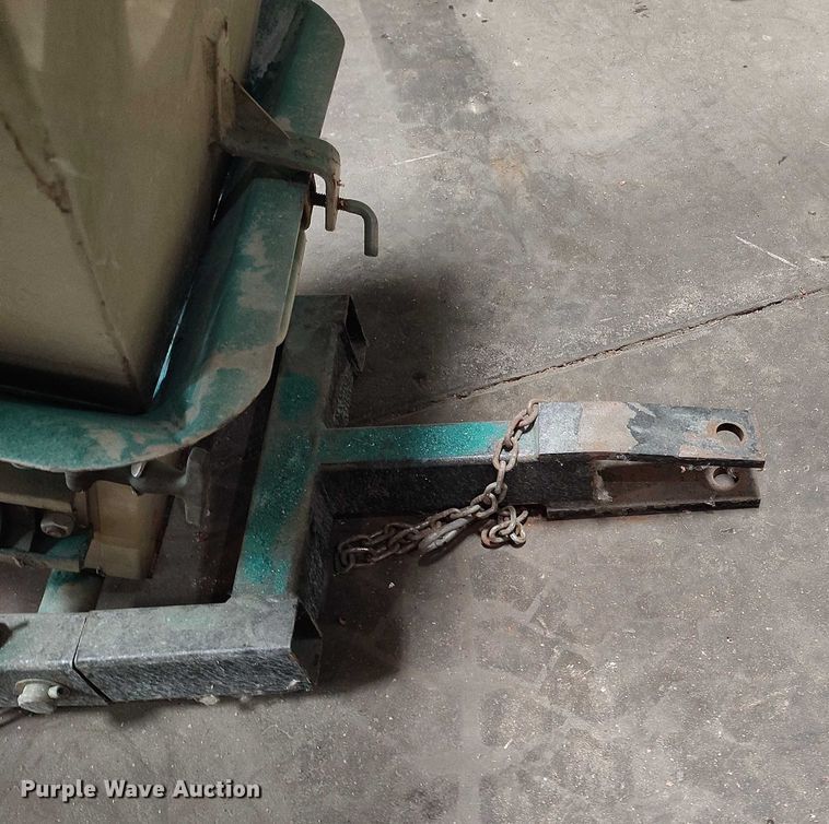 image for item IH9389 Quality Plus 524HT auger