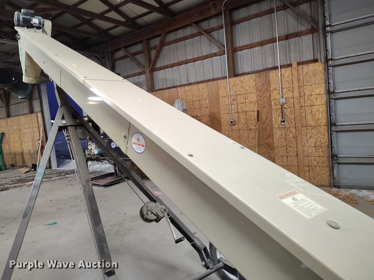 image for item IH9389 Quality Plus 524HT auger