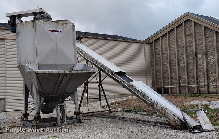 image for item IH9392 Yargus vertical fertilizer blender