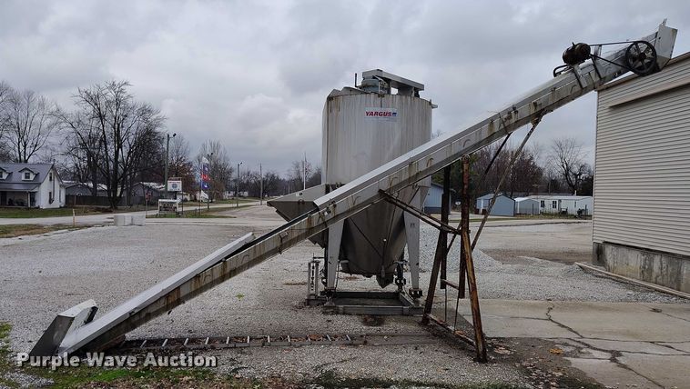 image for item IH9392 Yargus vertical fertilizer blender