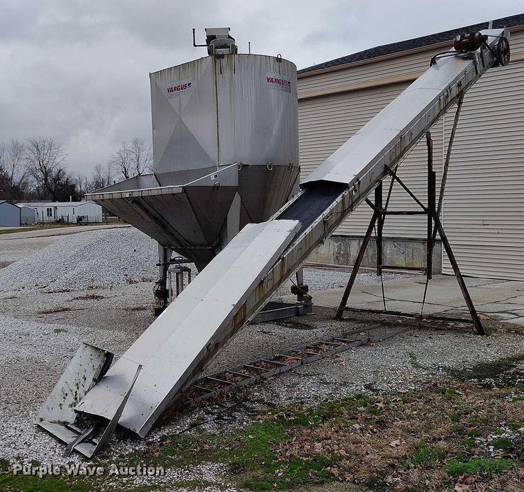 image for item IH9392 Yargus vertical fertilizer blender