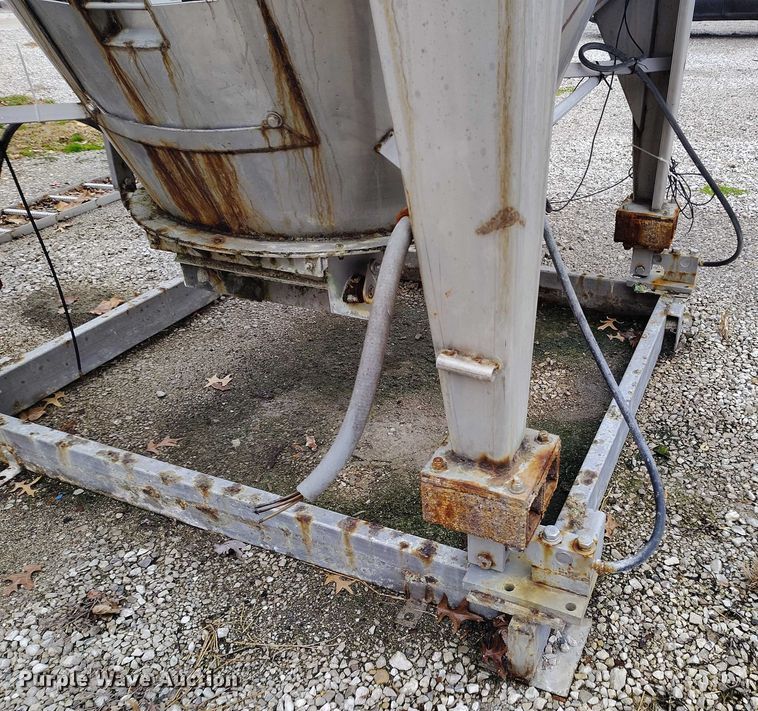 image for item IH9392 Yargus vertical fertilizer blender