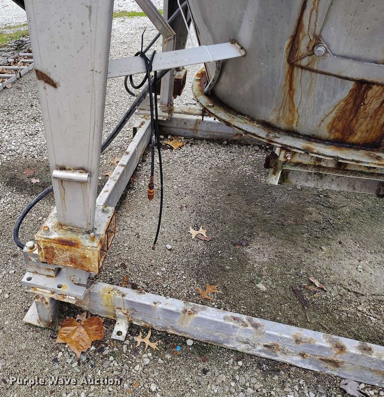 image for item IH9392 Yargus vertical fertilizer blender