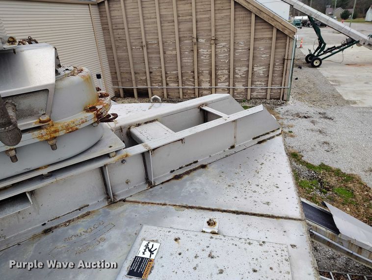 image for item IH9392 Yargus vertical fertilizer blender