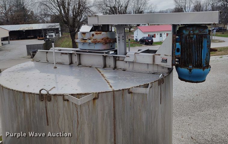 image for item IH9392 Yargus vertical fertilizer blender