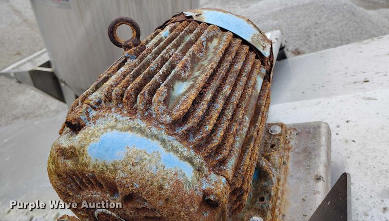 image for item IH9392 Yargus vertical fertilizer blender