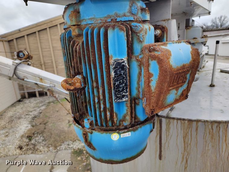 image for item IH9392 Yargus vertical fertilizer blender