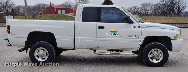 image for item IH9393 2001 Dodge Ram 2500 Ext. Cab pickup truck
