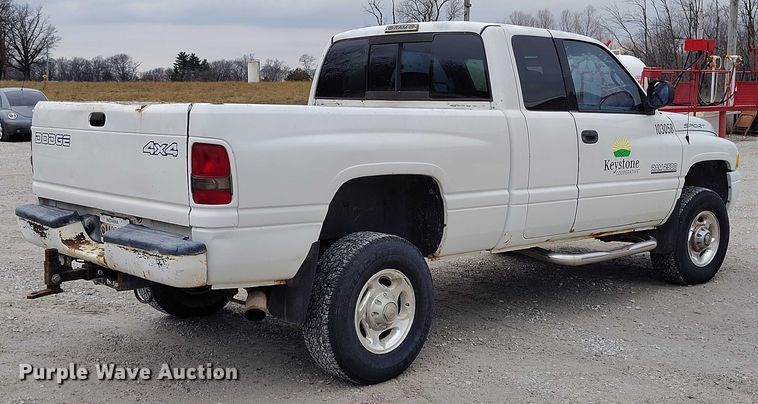image for item IH9393 2001 Dodge Ram 2500 Ext. Cab pickup truck