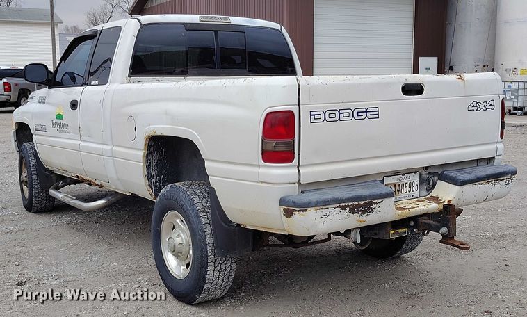 image for item IH9393 2001 Dodge Ram 2500 Ext. Cab pickup truck