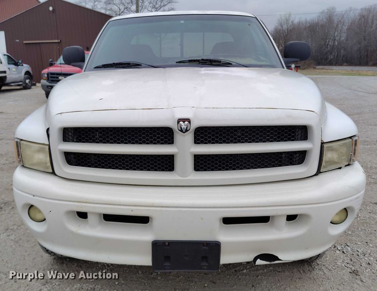 image for item IH9393 2001 Dodge Ram 2500 Ext. Cab pickup truck