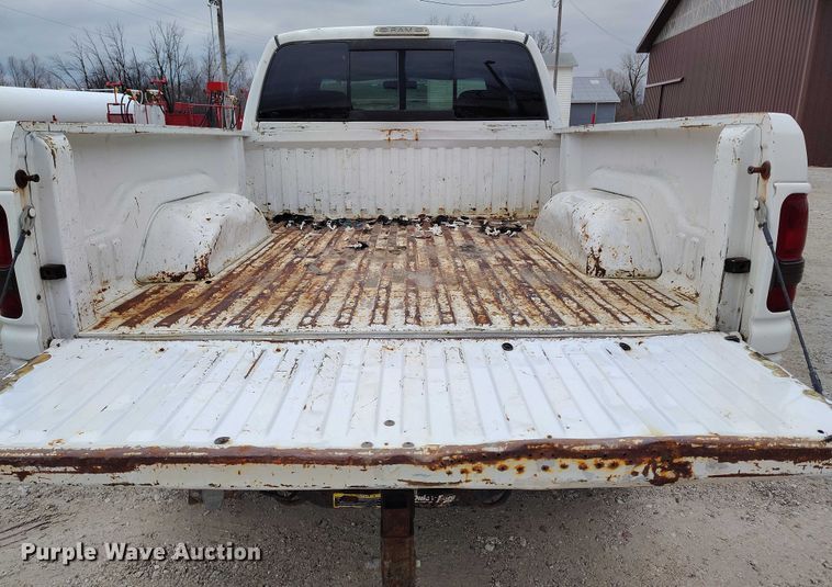 image for item IH9393 2001 Dodge Ram 2500 Ext. Cab pickup truck