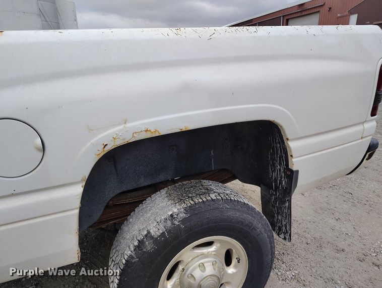 image for item IH9393 2001 Dodge Ram 2500 Ext. Cab pickup truck