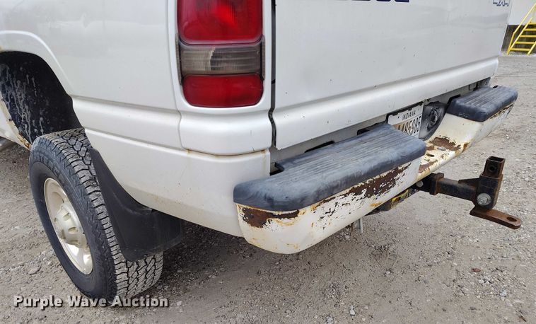 image for item IH9393 2001 Dodge Ram 2500 Ext. Cab pickup truck