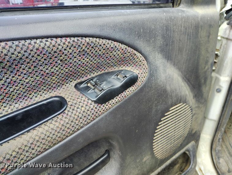 image for item IH9393 2001 Dodge Ram 2500 Ext. Cab pickup truck