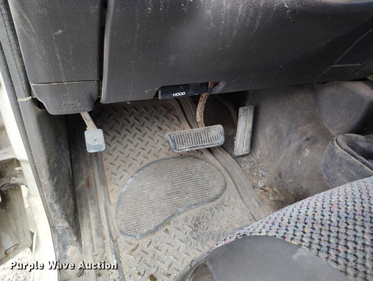 image for item IH9393 2001 Dodge Ram 2500 Ext. Cab pickup truck