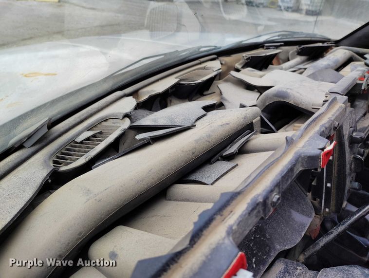 image for item IH9393 2001 Dodge Ram 2500 Ext. Cab pickup truck